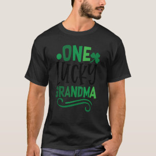 One Lucky Grandma C Shamrock Irish T-Shirt