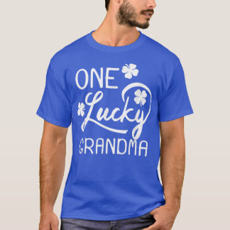 One Lucky Grandma St Patrick's Day  T-Shirt