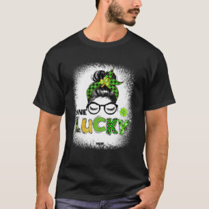 One Lucky Mom Messy Bun Leopard St Patrick's Day T-Shirt