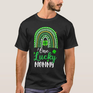 One Lucky Mommy Leopard Print Rainbow St Patrick’S T-Shirt