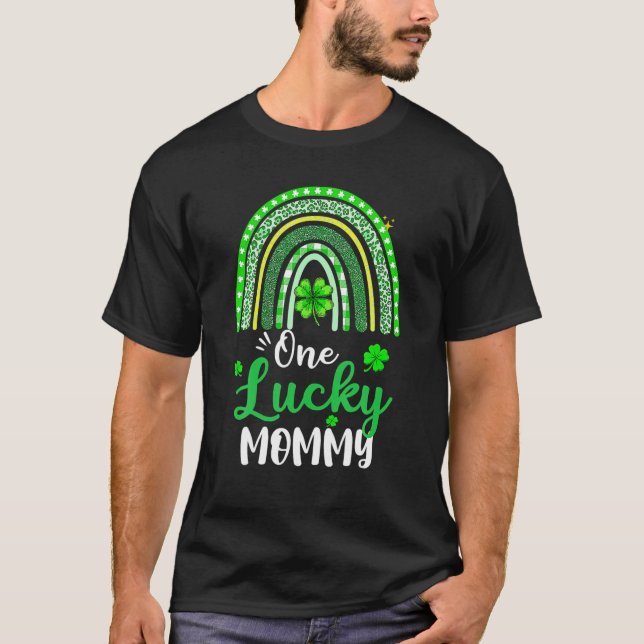 One Lucky Mommy Leopard Print Rainbow St Patrick’S T-Shirt (Front)