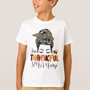 One Thankful Stna Nurse Messy Bun Leopard Thanksgi T-Shirt