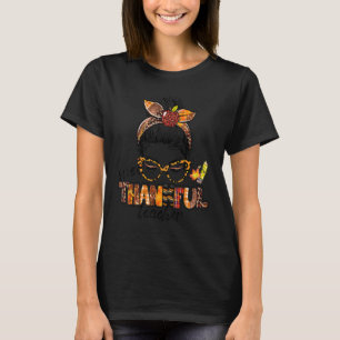 One Thankful Teacher Messy Bun Cute Fall Autumn Th T-Shirt