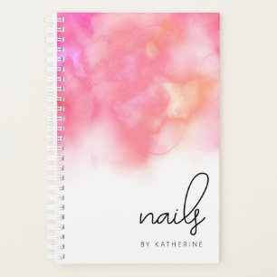 Ongles d'aquarelle rose vif