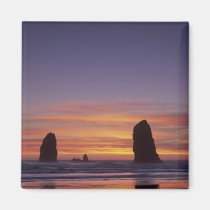 OR, Oregon Coast, Cannon Beach, seastacks at Magnet