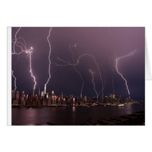 Orage avec éclairs au-dessus de Manhattan, NYC