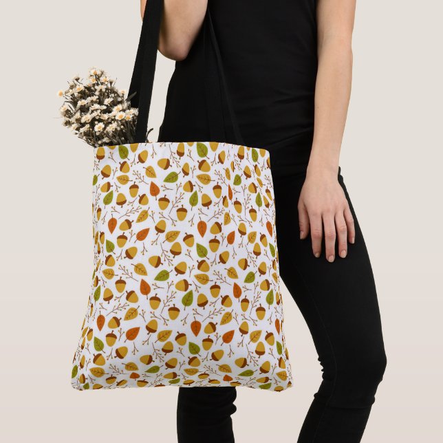 ORANGE GREEN GOLD AUTUMN ACORNS TOTE BAG (Close Up)