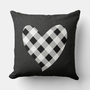 Oreiller à coeur plaid noir et blanc