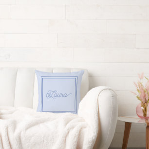 Oreiller à lancer bleu bébé monogramme