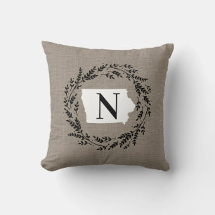 Oreiller à lancer Iowa Rustic Wreath Monogram