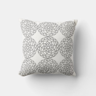 Oreiller à motif de fleurs mandala noir et blanc