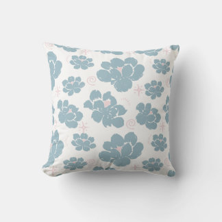 Oreiller à motif floral bleu et rose neutre