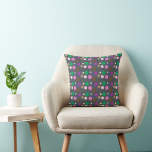 Oreiller à pointes Polka avec arrière - plan gris
