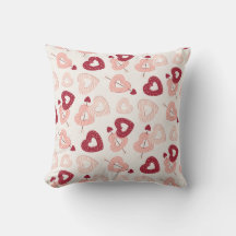 Oreiller carré à motif de cœurs esquissés rose rou