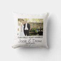 Oreiller de première année de mariage - Photo de m
