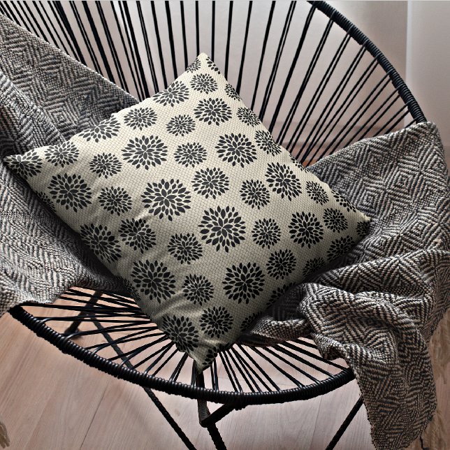 Oreiller décoratif à lancer beige et noir (Créateur téléchargé)