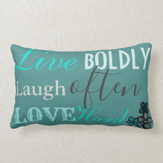 Oreiller décoratif turquoise "Live, Lauder, Love"