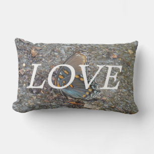 Oreiller d'inspiration papillon bleu sur galets lO