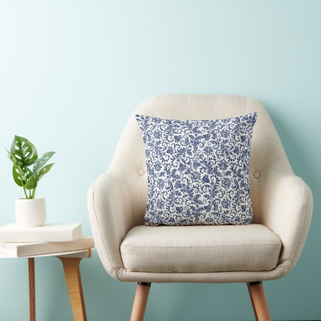 Oreiller floral bleu marine et blanc jacobéen (Chaise)