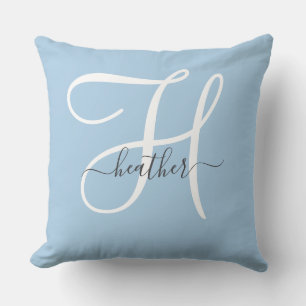 Oreiller jeté bleu à monogramme élégant