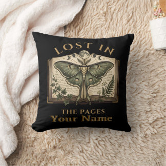 Oreiller jeté Moth Dark Academia Perdu dans les pa