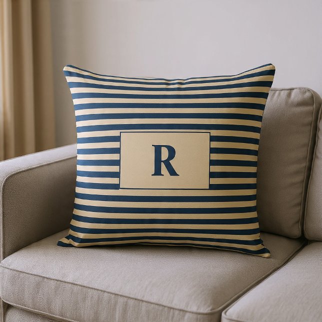 Oreiller rayé bleu et vanille avec monogramme (Créateur téléchargé)