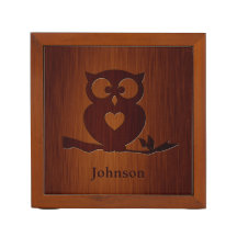 Arbre mignon de hibou avec le nom fait sur