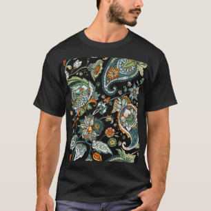 Oriental paisley: traditional Turkish motif. T-Shirt