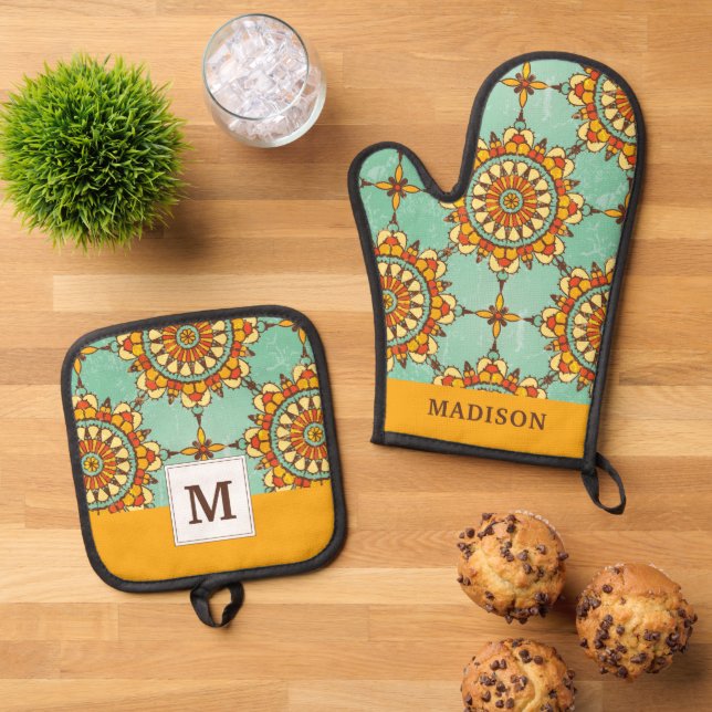 Ornamental pattern oven mitt & pot holder set (Top Down)