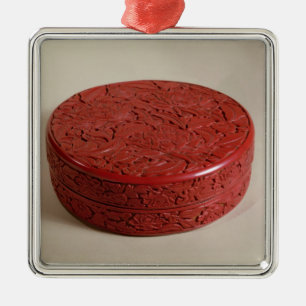 Ornement Carré Argenté Boîte rouge de laque décorée des pivoines, 1426