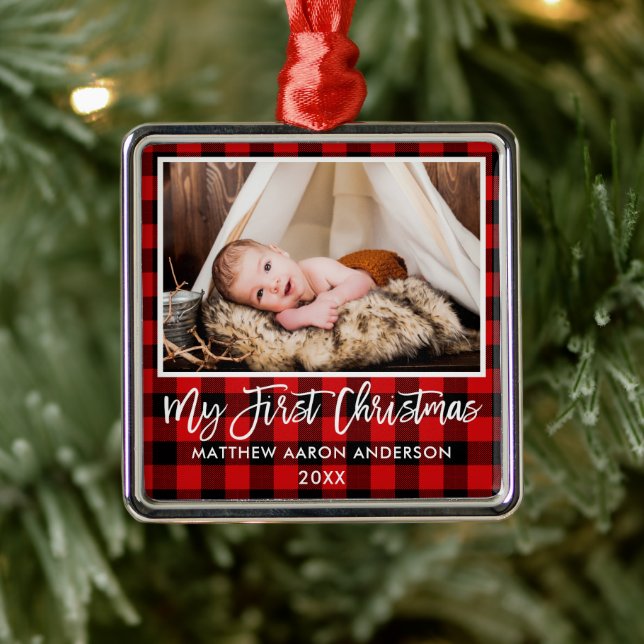 Ornement Carré Argenté Brush Script Red Plaid Baby First Christmas (Arbre)