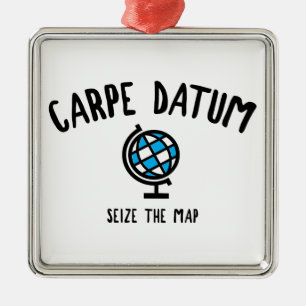 Ornement Carré Argenté Carpe Datum Saisir La Carte