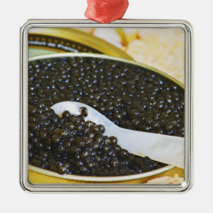 Ornement Carré Argenté Caviar noir et une cuillère en nacre pour