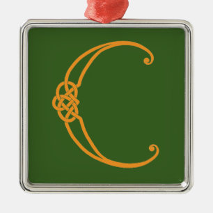 Ornement Carré Argenté Celtic Initial C