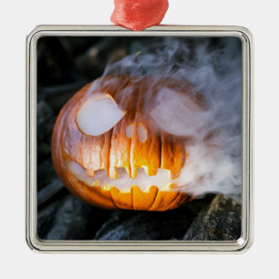 Ornement Carré Argenté Citrouille d'Halloween Jack-o-Lantern en feu
