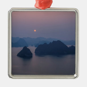 Ornement Carré Argenté Coucher de soleil sur la baie d'Halong - Vietnam,
