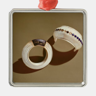 Ornement Carré Argenté Deux bracelets, de la tombe de Tutankhamun