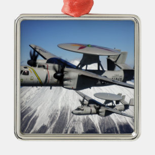 Ornement Carré Argenté Deux Hawkeyes E-2C effectuent un vol