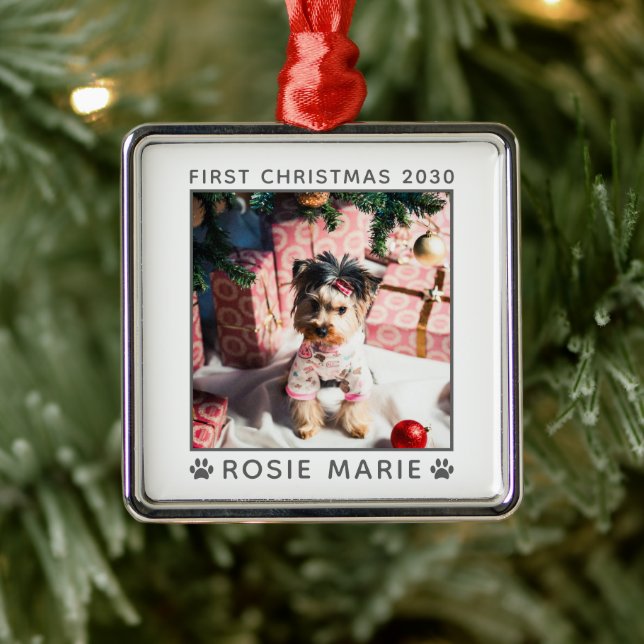 Ornement Carré Argenté First Christmas Chien Nom photo Année Personnalisé (Arbre)