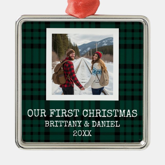 Ornement Carré Argenté Green Plaid Our First Christmas (Devant)