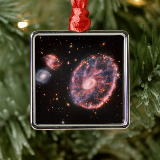 Ornement Carré Argenté La Galaxie Cartwheel Et Ses Galaxies Compagnons. (Arbre)