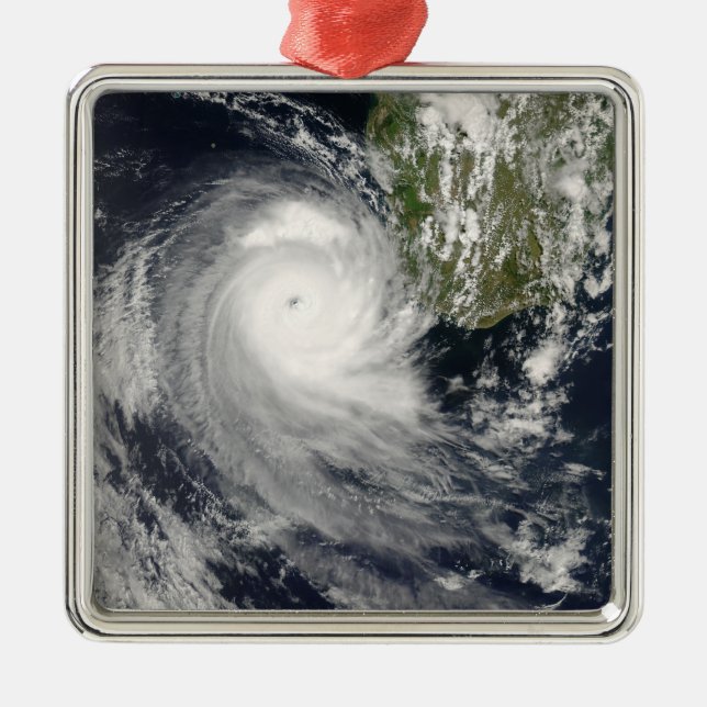 Ornement Carré Argenté Le cyclone tropical Favio au large de Madagascar (Devant)