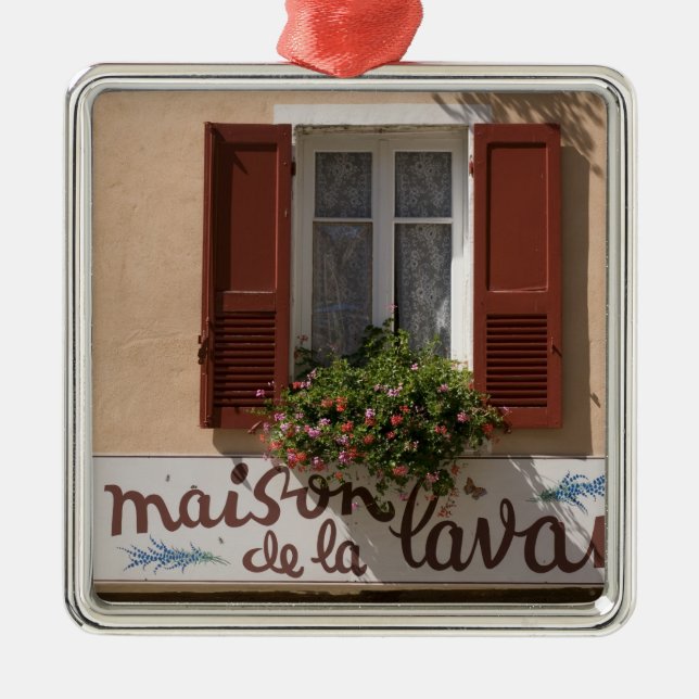 Ornement Carré Argenté Maison de la Lavande, Place du Couwert, (Devant)