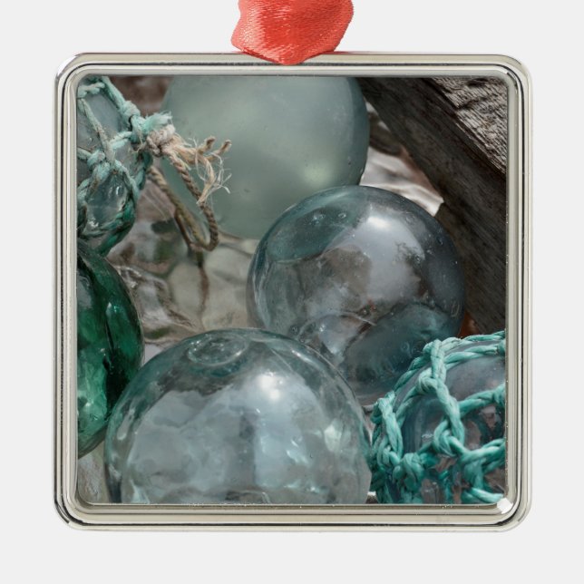 Ornement Carré Argenté Pile De Chars De Pêche En Verre (Devant)