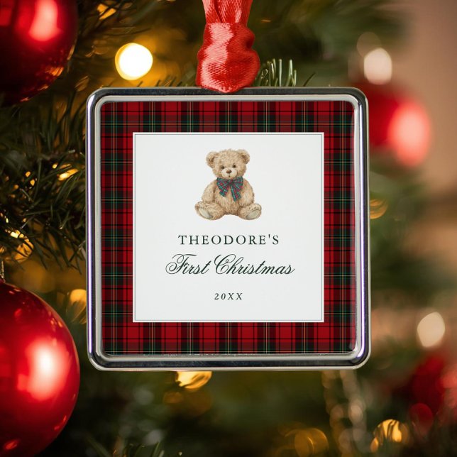 Ornement Carré Argenté Red Plaid Teddy Bear Baby First Christmas (Créateur téléchargé)