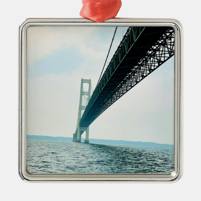 Ornement Carré Argenté Sous L'Ornement En Céramique Du Pont Mackinac (Devant)