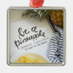 Ornement Carré Argenté Soyez un ananas