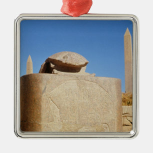 Ornement Carré Argenté Statue sacrée de scarabée dans le temple d'Amun