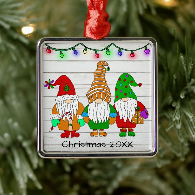 Ornement Carré Argenté Trois mignons Gnomes de Noël Fêtes Personnalisées (Arbre)