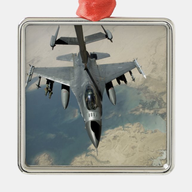Ornement Carré Argenté Un F-16 Faucon combattant ravitaille (Devant)